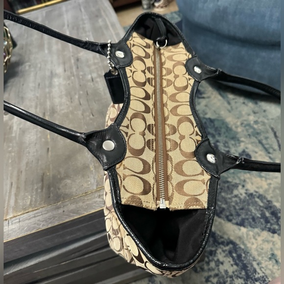 Coach signature large brown Zippered Tote/Handbag Canvas And Leather - Picture 8 of 12